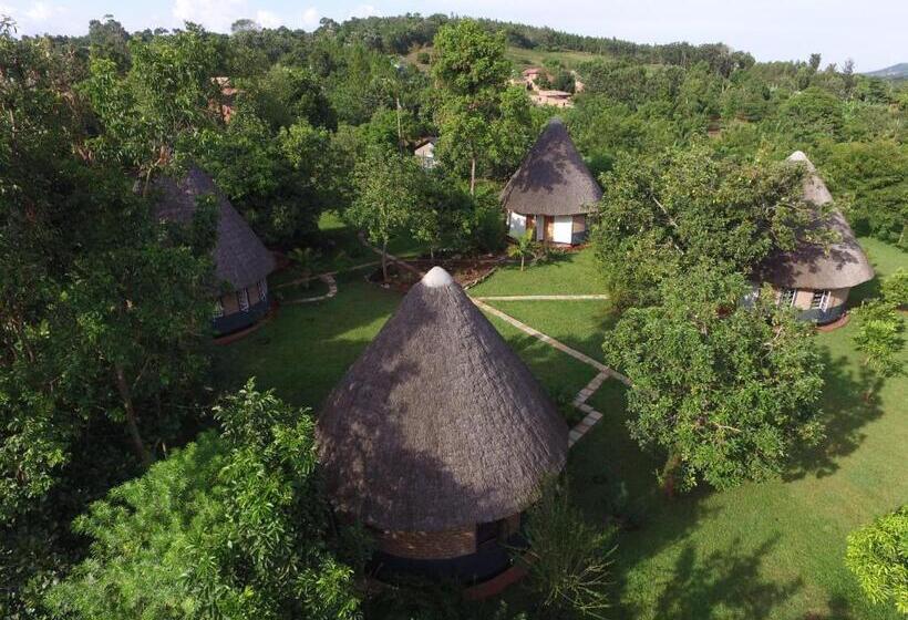 پانسیون Tusubira Village