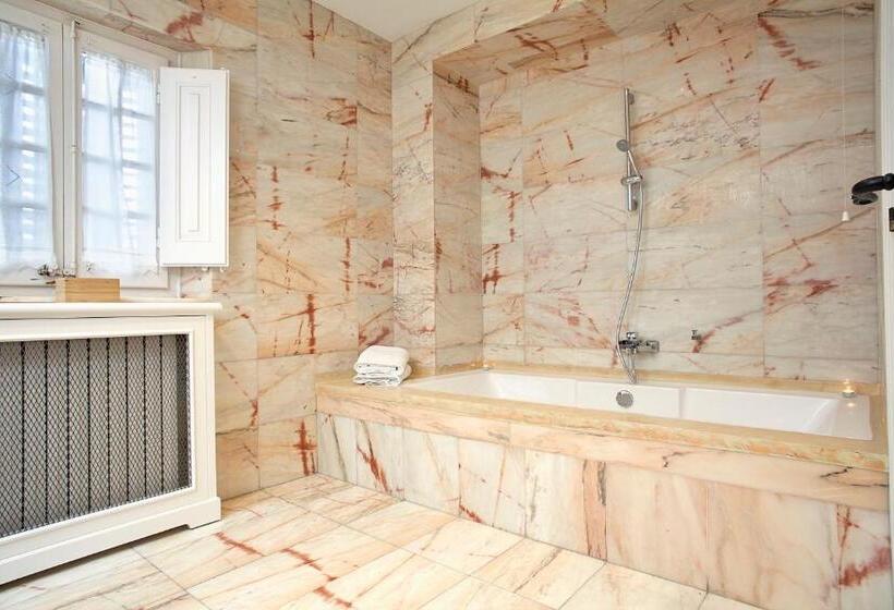 تختخواب و صبحانه Can Borrell