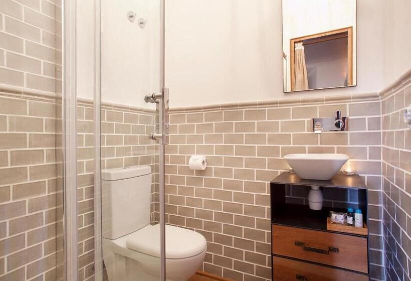 تختخواب و صبحانه Can Borrell