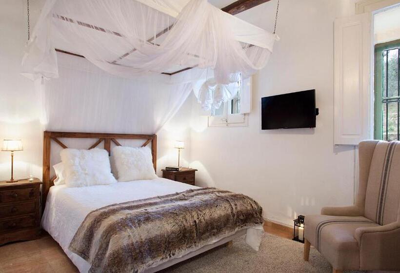 تختخواب و صبحانه Can Borrell