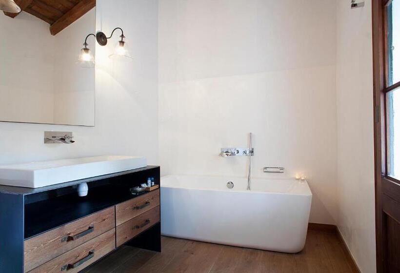 تختخواب و صبحانه Can Borrell