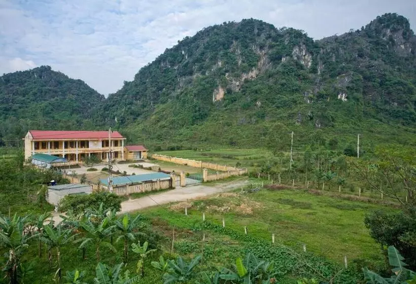 تختخواب و صبحانه Nam Anh