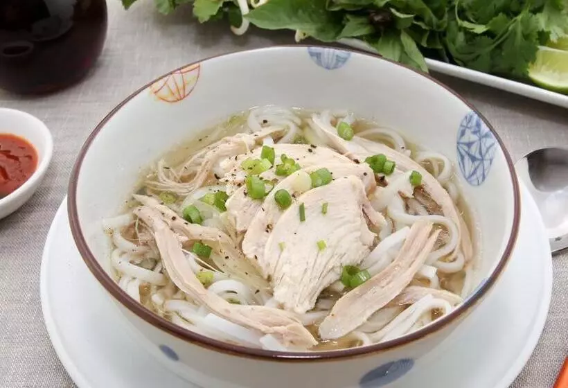 تختخواب و صبحانه Nam Anh