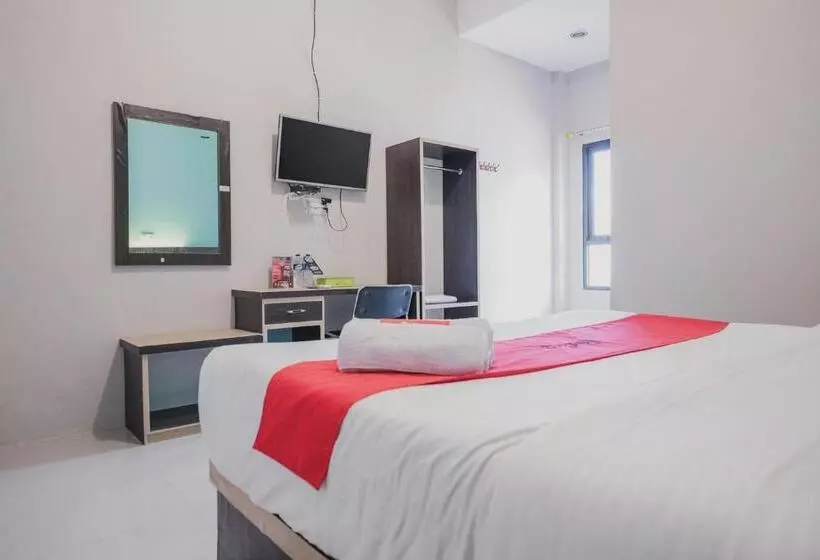 پانسیون Reddoorz Syariah At Hotel Grand Mentari