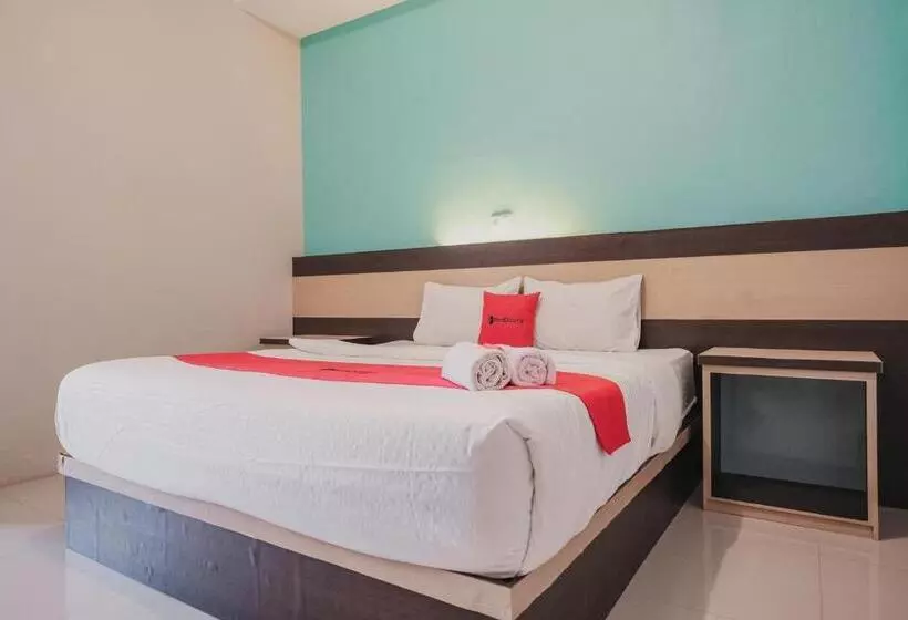 پانسیون Reddoorz Syariah At Hotel Grand Mentari