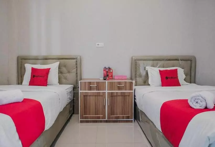 پانسیون Reddoorz Syariah At Hotel Grand Mentari