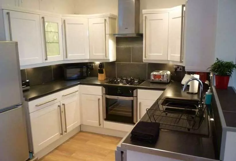 1 Saron Cottages