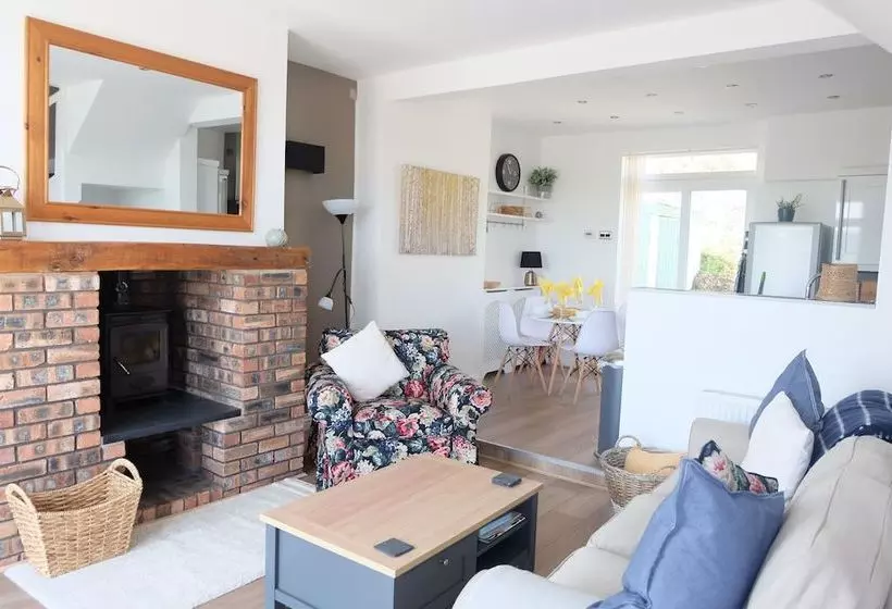 1 Saron Cottages