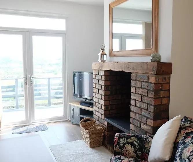 1 Saron Cottages