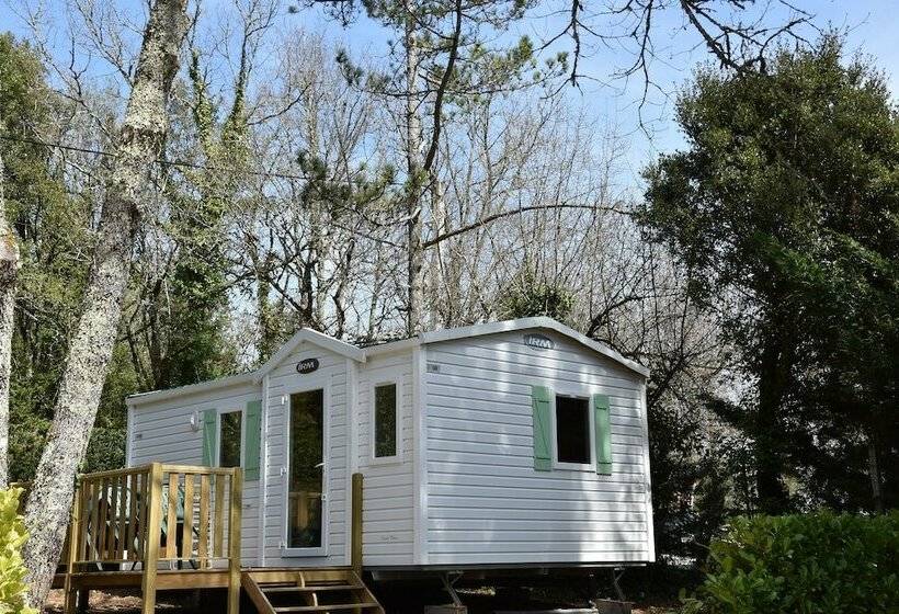 בית מלון כפרי Camping Et Village Vacances La Cheneraie