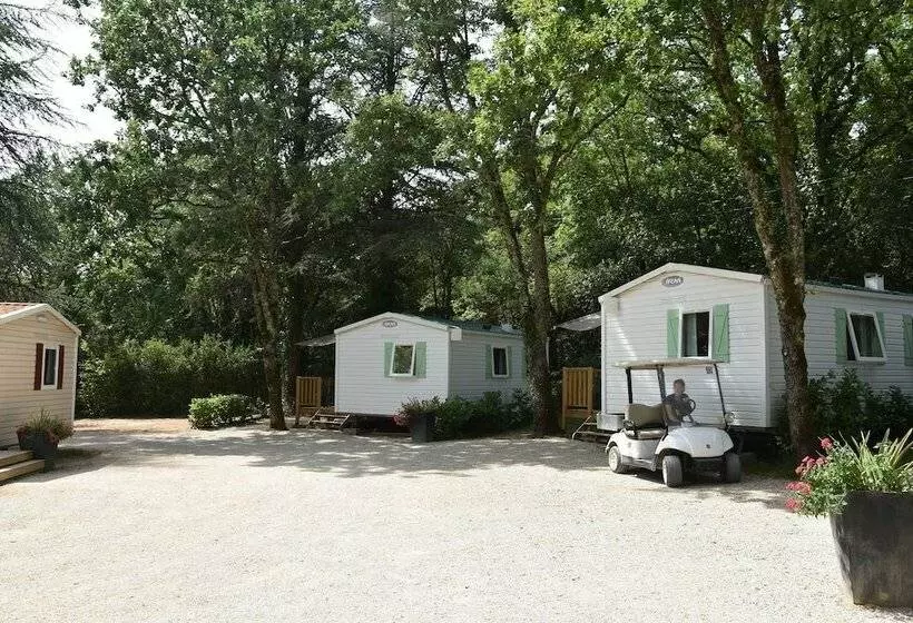 Hotelli Camping Et Village Vacances La Cheneraie