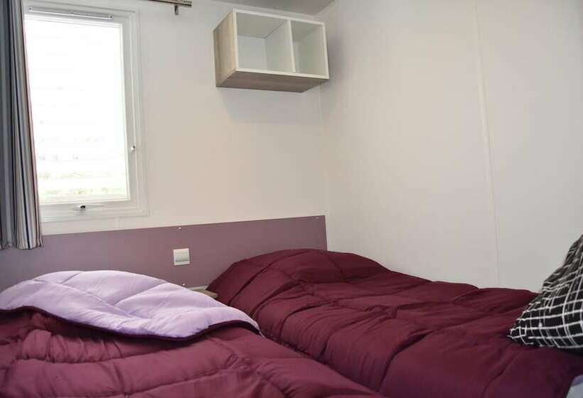 בית מלון כפרי Camping Et Village Vacances La Cheneraie