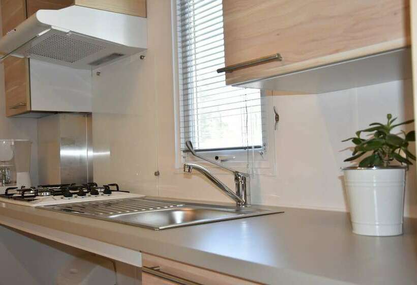 בית מלון כפרי Camping Et Village Vacances La Cheneraie