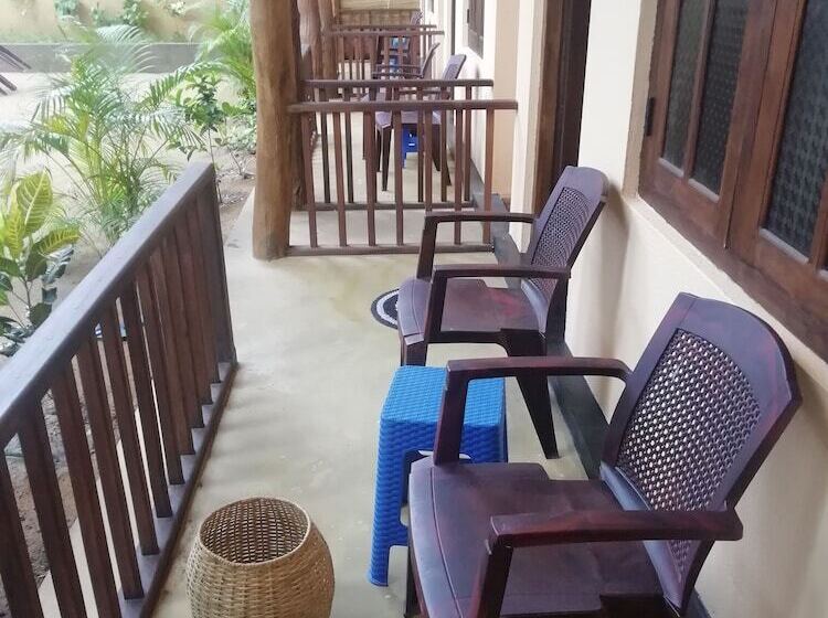 פנסיון Surf & Relax Inn Arugambay