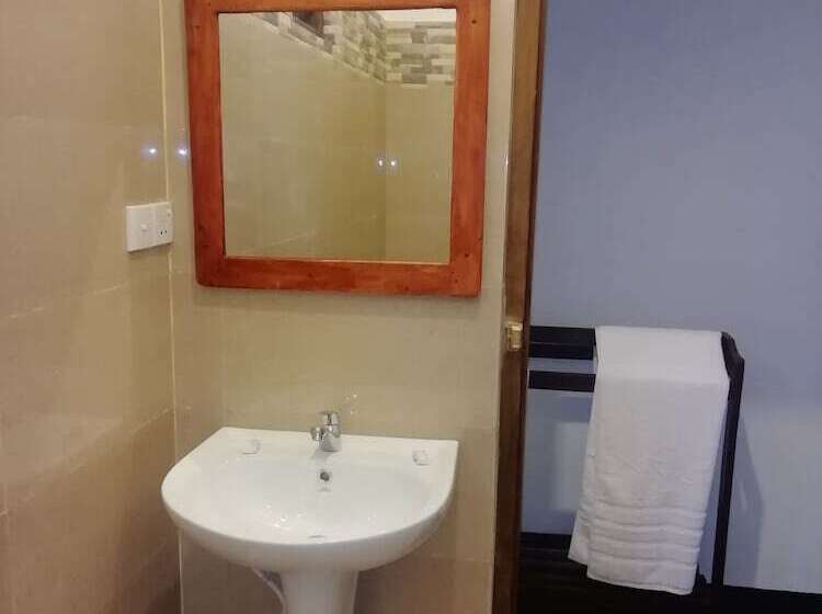 פנסיון Surf & Relax Inn Arugambay