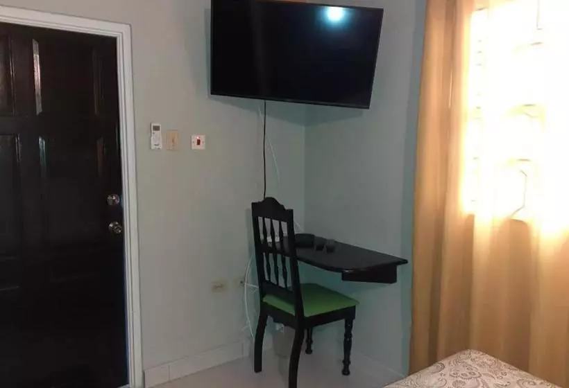 هاستل Jobs Inn Jamaica