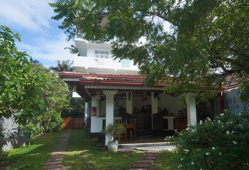Bed & Breakfast Casa Tharin Madiha