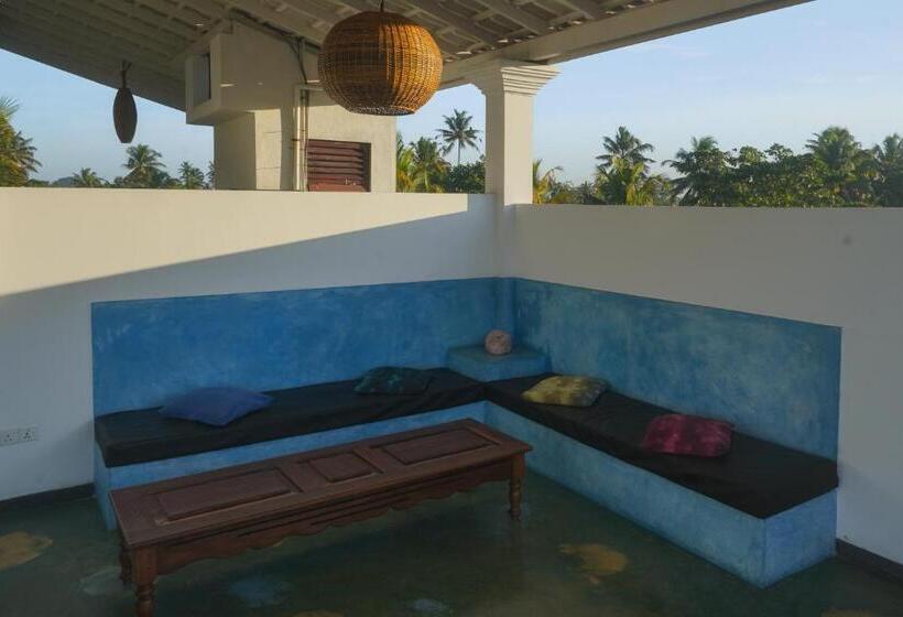 Bed & Breakfast Casa Tharin Madiha