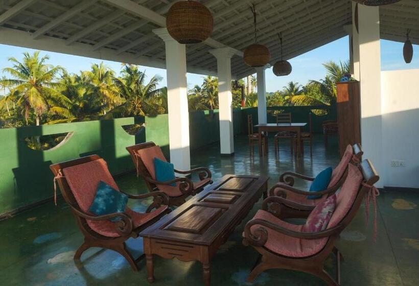 Bed & Breakfast Casa Tharin Madiha