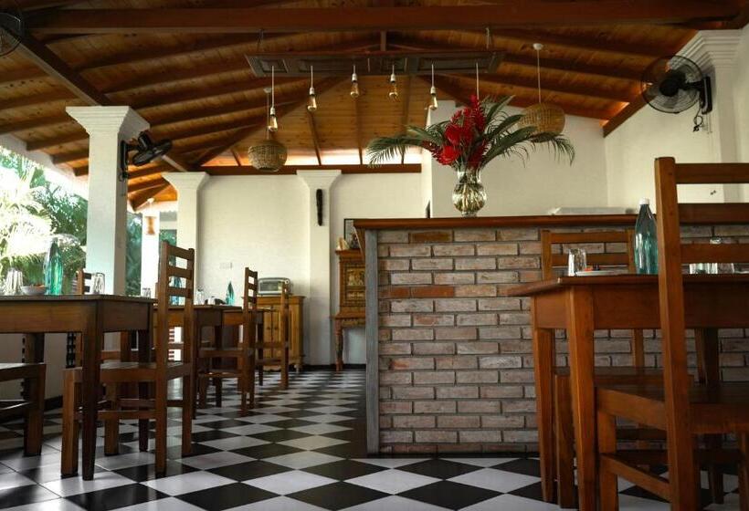 Bed & Breakfast Casa Tharin Madiha