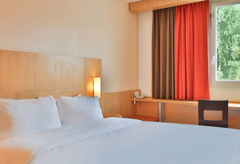 B&B HOTEL Les Sables-d'Olonne Centre Gare