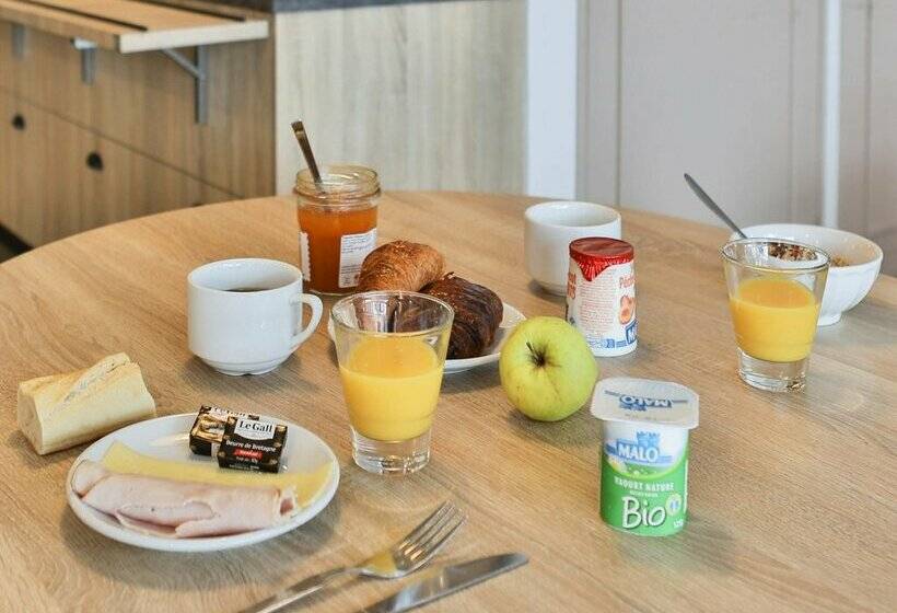 B&B HOTEL Les Sables-d'Olonne Centre Gare