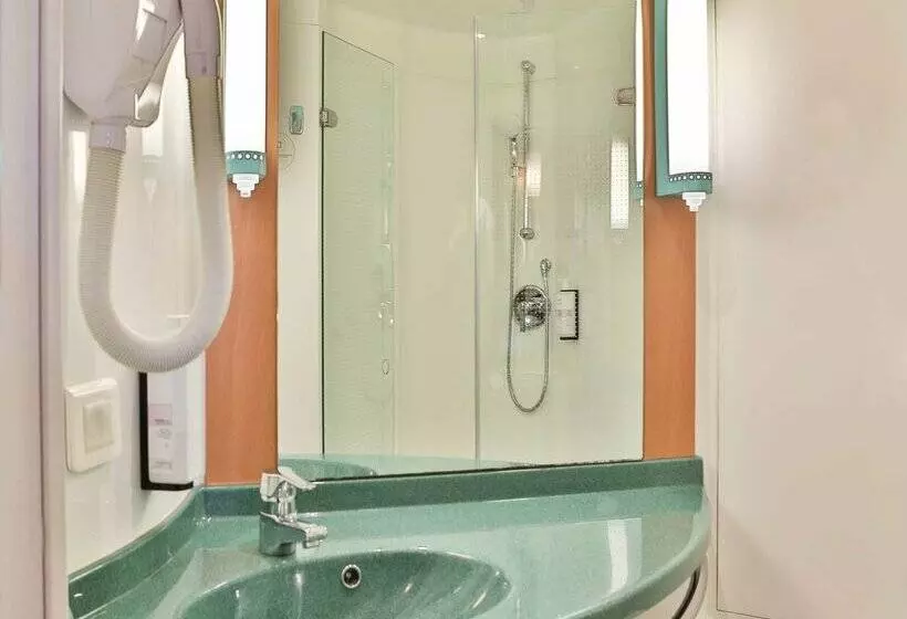 B&B HOTEL Les Sables-d'Olonne Centre Gare