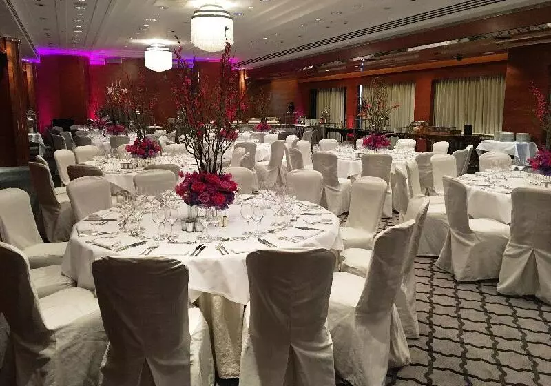 Four Seasons Hotel London At Park Lane