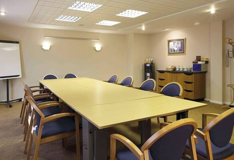 فندق Ibis Chesterfield Centre – Market Town