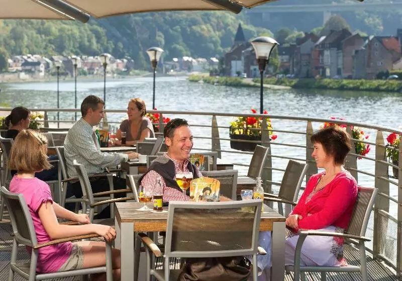 בית מלון כפרי Ibis Dinant Centre