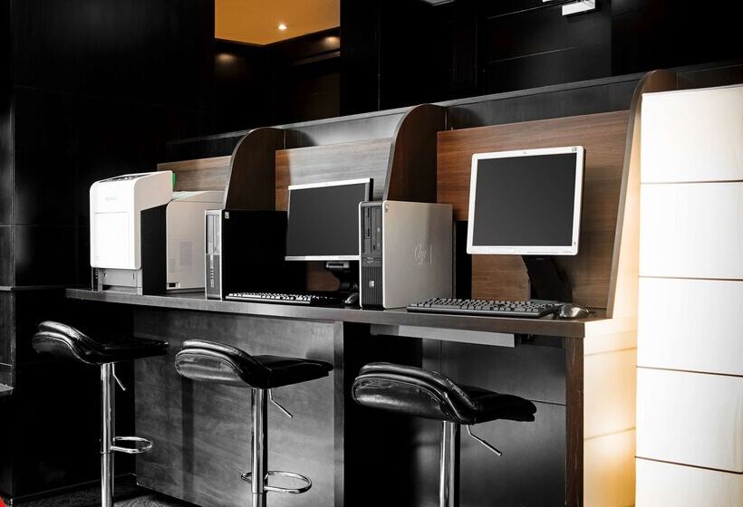 هتل NH Geneva Airport