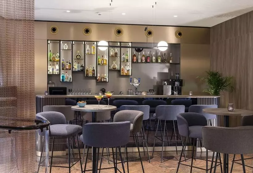 هتل NH Geneva Airport