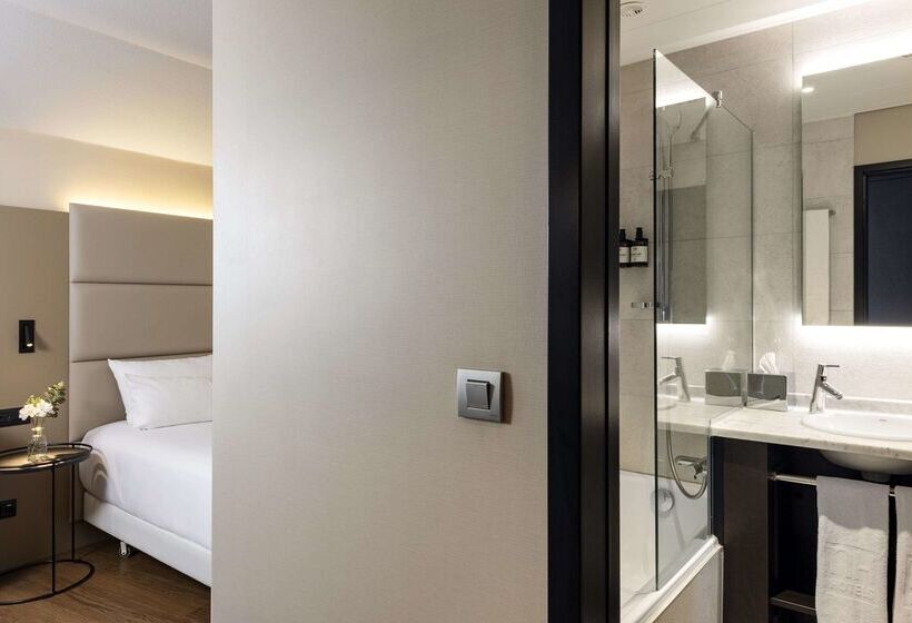 هتل NH Geneva Airport