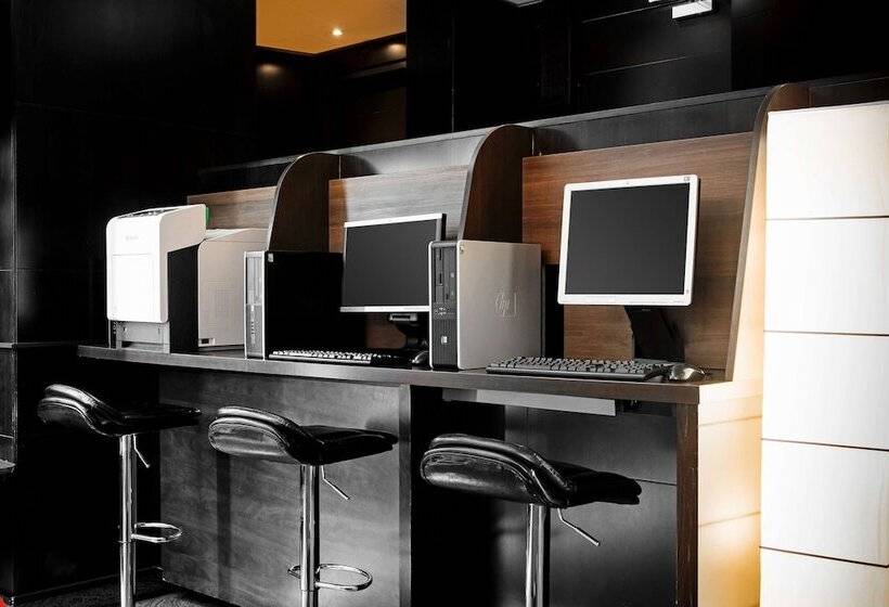 هتل NH Geneva Airport