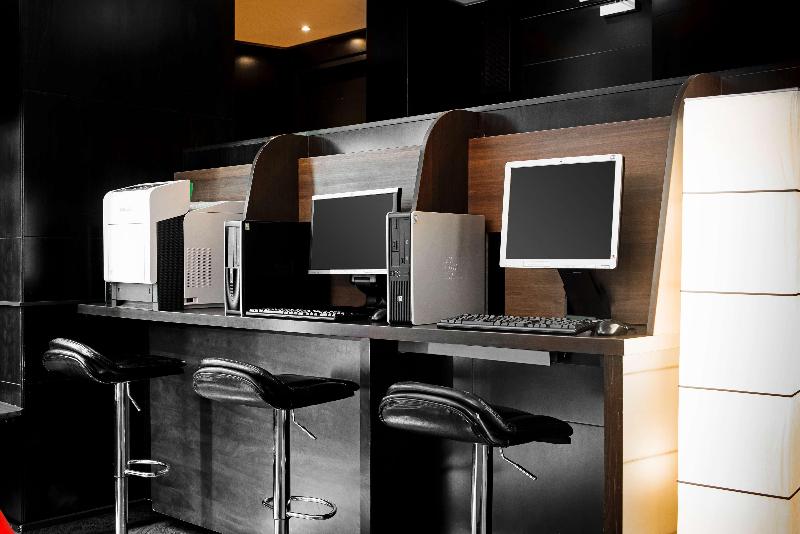 هتل NH Geneva Airport