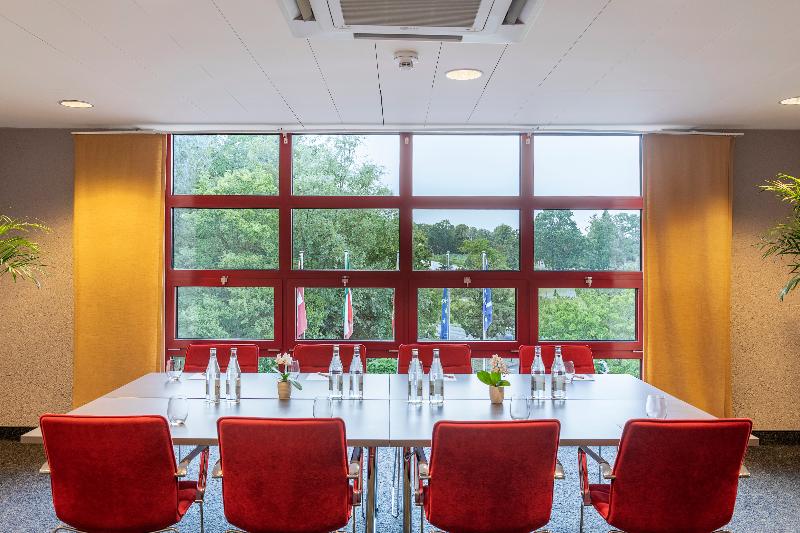 هتل NH Geneva Airport