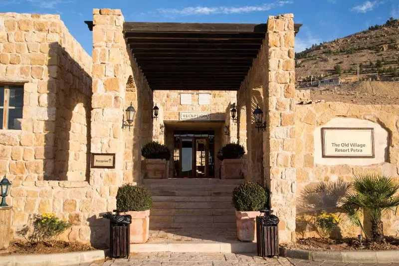 هتل Old Village Resort