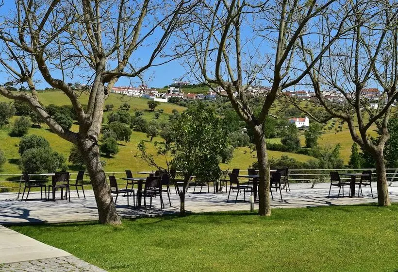 هتل Pousada Convento De Arraiolos