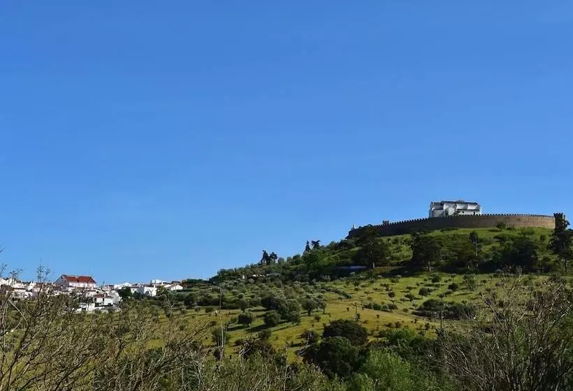 هتل Pousada Convento De Arraiolos