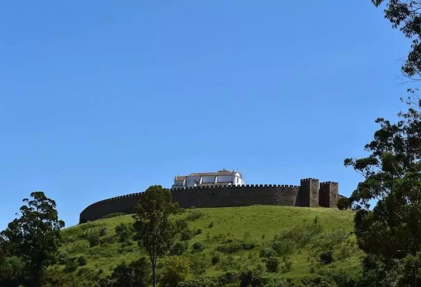 هتل Pousada Convento De Arraiolos