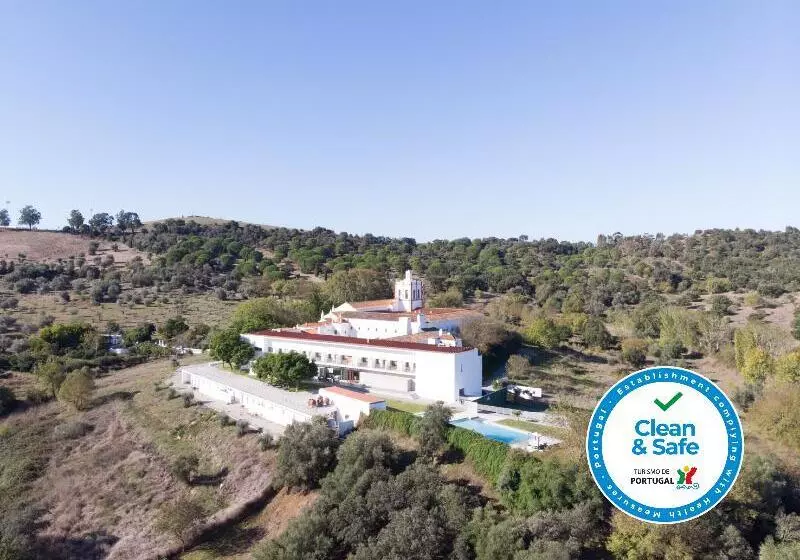 هتل Pousada Convento De Arraiolos
