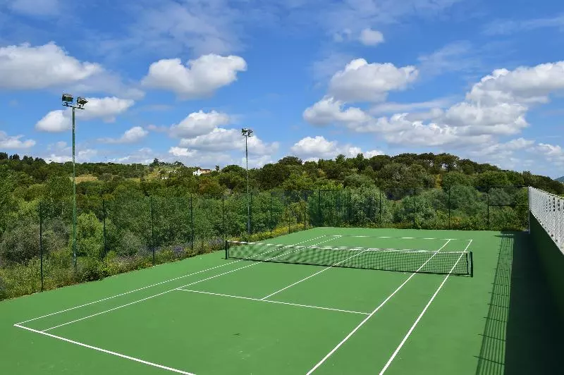 هتل Pousada Convento De Arraiolos