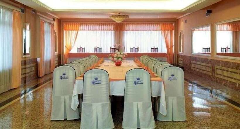 ホテル Restaurant Royal