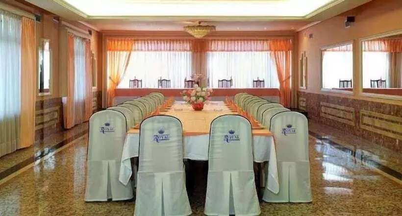 Отель Restaurant Royal