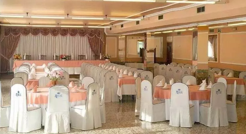 Отель Restaurant Royal