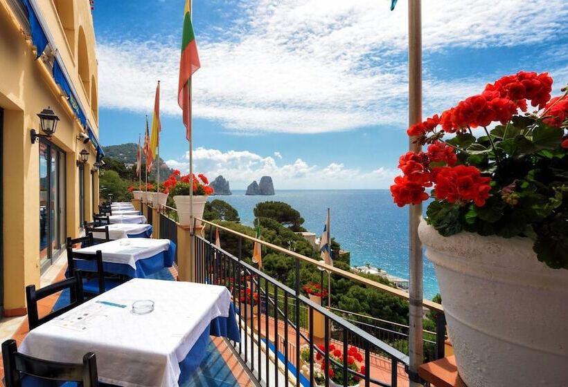 هتل Weber Ambassador