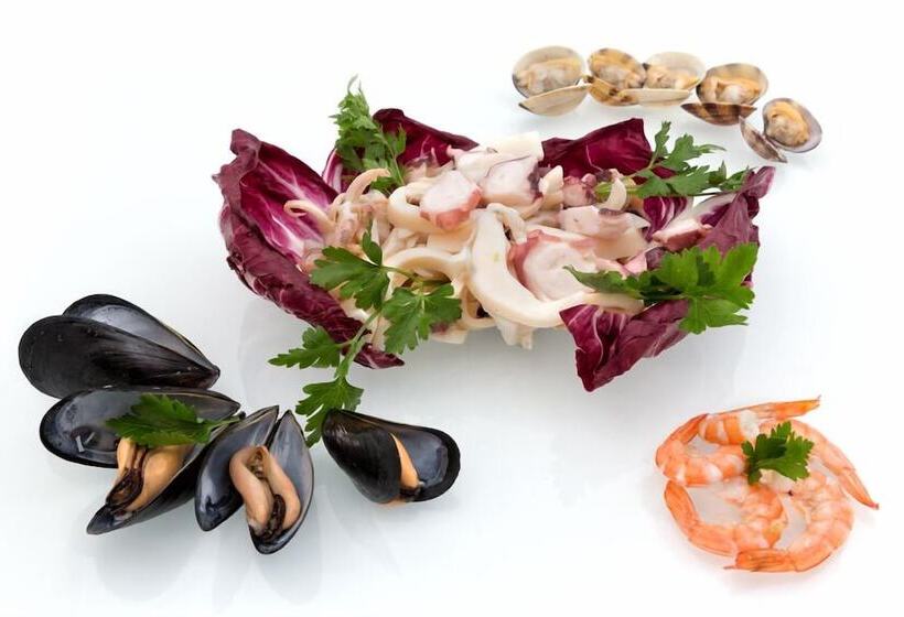 هتل Weber Ambassador