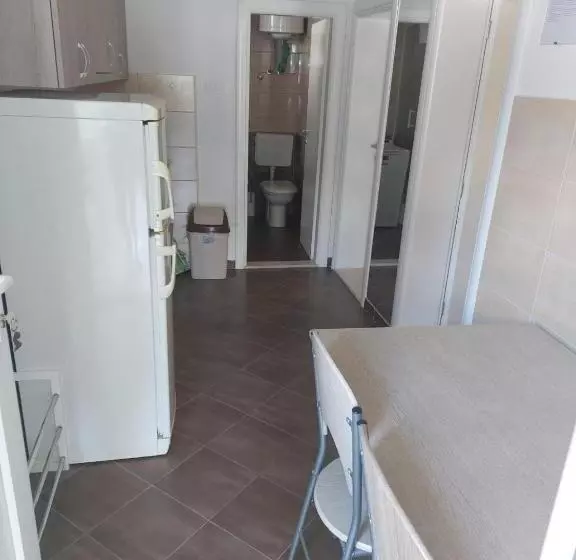 پانسیون Apartments & Rooms Leon