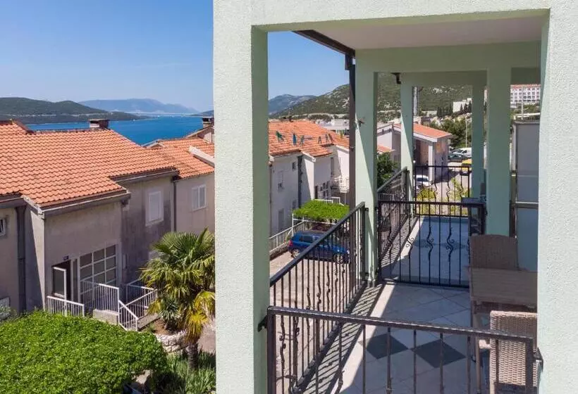 پانسیون Apartments & Rooms Leon