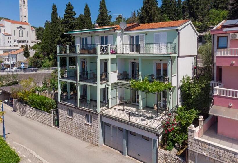 پانسیون Apartments & Rooms Leon